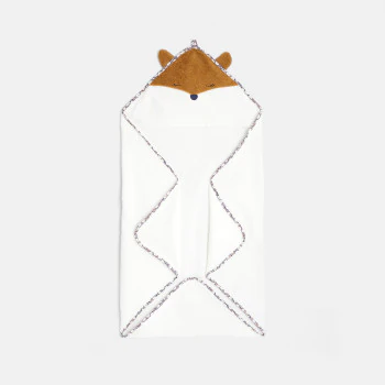 Newborns' white fox-themed bath cape