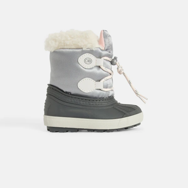 Faux fur-lined snow boots