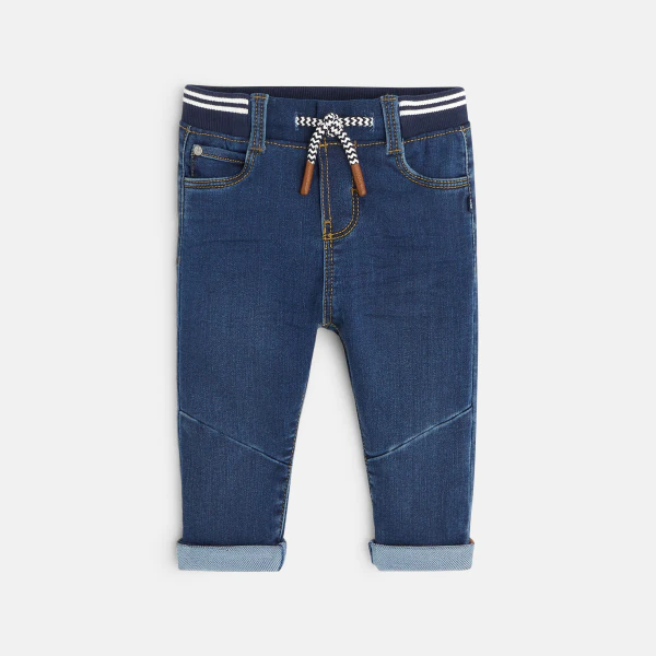 Denim knit jeans with an elastic waistband