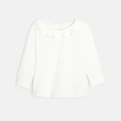 Trendy knit t-shirt with a frilled collar