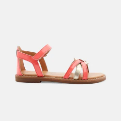 Strappy paten_CAt leather sandals