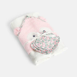 Baby girl's pink bath cape with fabric wipes