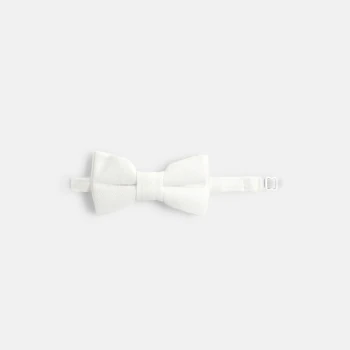 Boy's plain white bow tie