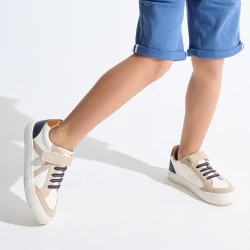 Boys' beige street low-top trainers