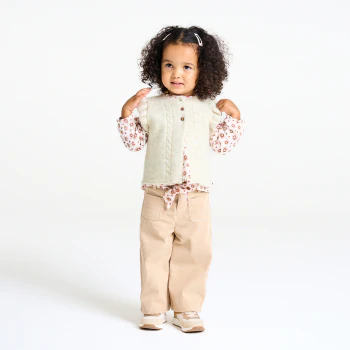 Baby girls' white sleeveless knitted cardigan